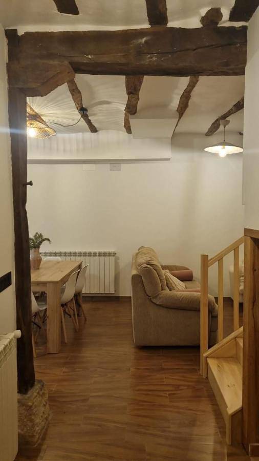 Casa rural para 6 personas, con balcón y vistas, Familias con niños en Las Merindades - 2