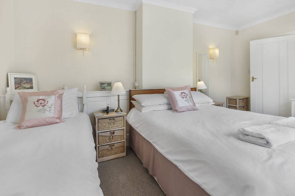 Meadow View, Blue Anchor in Carhampton, Somerset