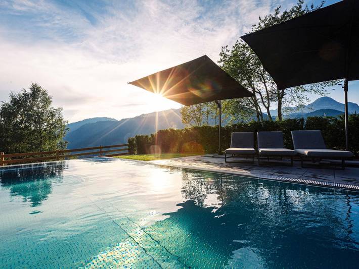 Ferienwohnung für 5 Personen, mit Pool und Sauna sowie Terrasse, mit Haustier