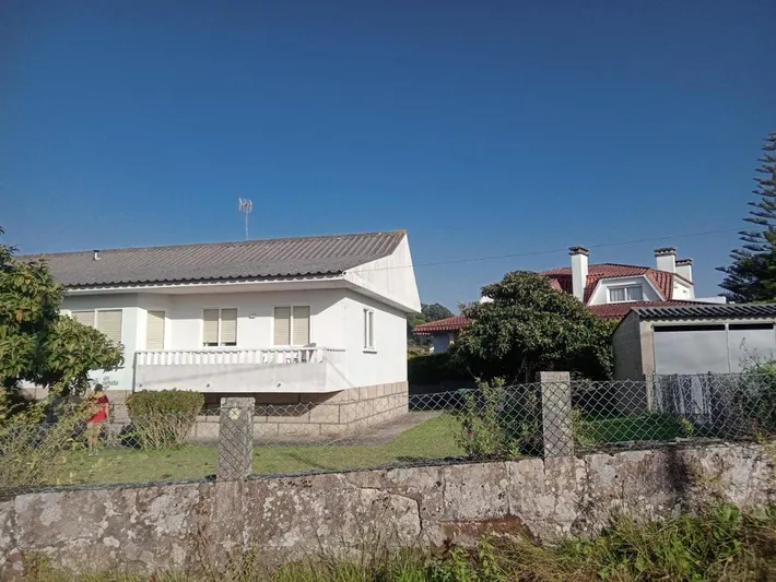 Casa de vacaciones para 6 personas, con vistas además de jardín y balcón - 1