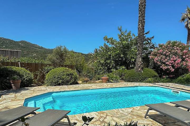 Villa pour 6 personnes, avec jardin et terrasse à Monticello