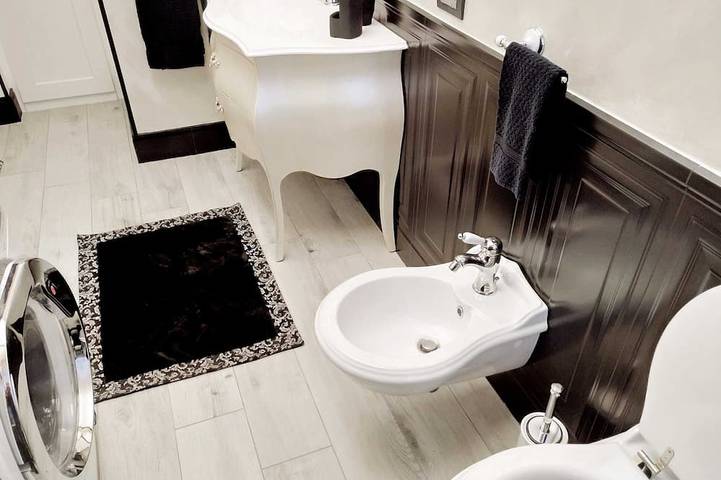 Entire apartment, \"Romeo and Juliet\" Apartment: Entire Apartment in the Historic Center of Villafranca, Vr in Villafranca di Verona, Verona Province