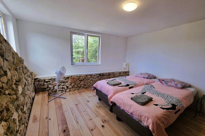 Location de vacances pour 8 personnes, avec terrasse, animaux acceptés à Aigues-Vives (Hérault) - 2