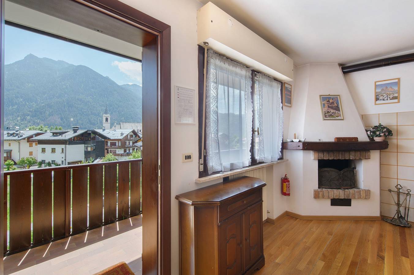 Entire apartment, Apartment 'Casa Gloria A Vinigo' with Mountain View, Private Terrace and Wi-Fi in Vodo di Cadore, Eastern Dolomites