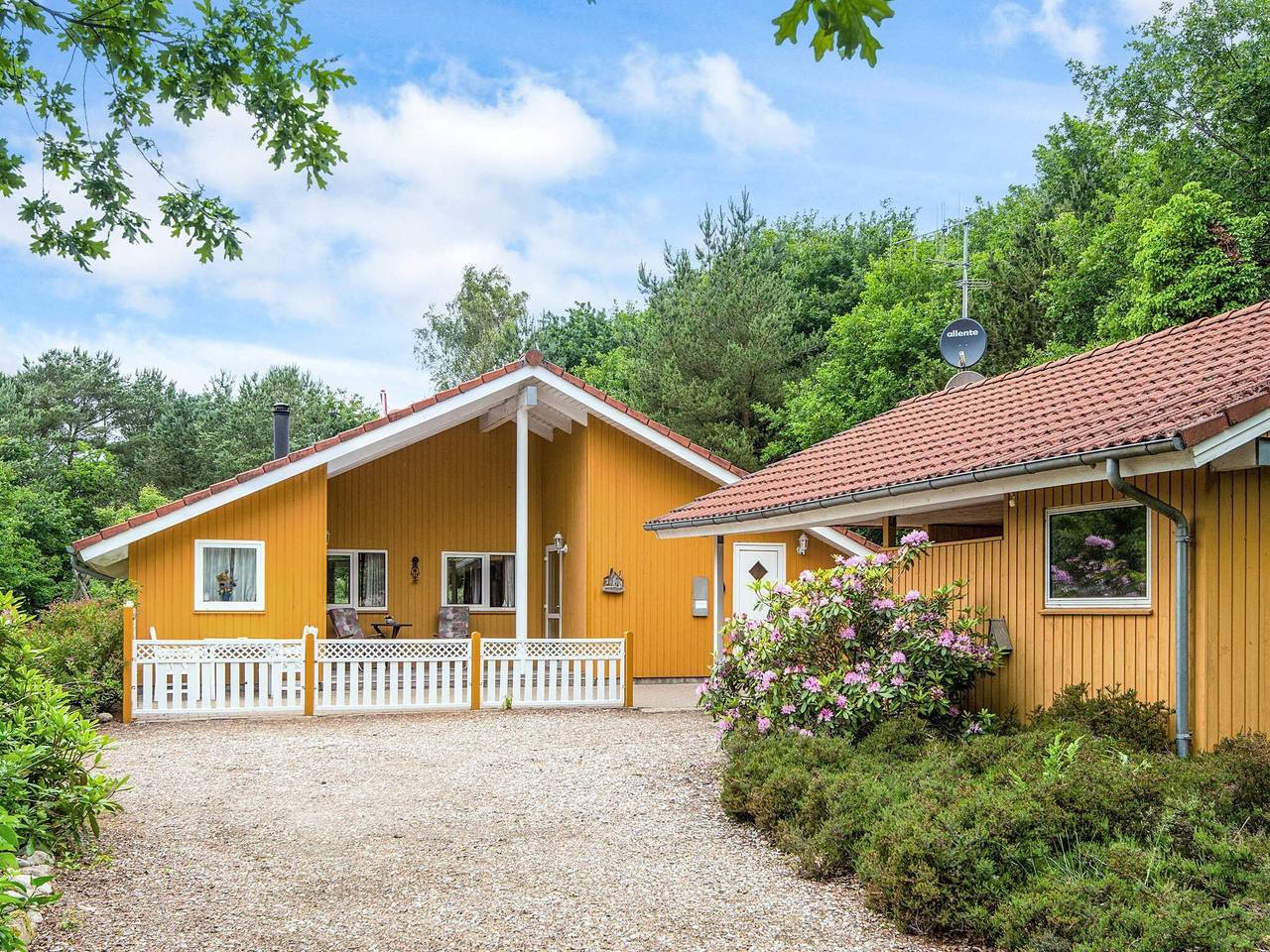 Seeblick-Ruckzug mit Spa in Varde