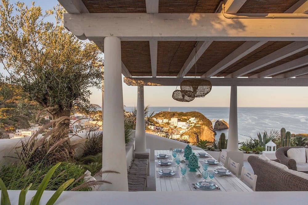 Luxury Villa in Ponza | Infinity Pool & Harbour View in Ponza, Latium