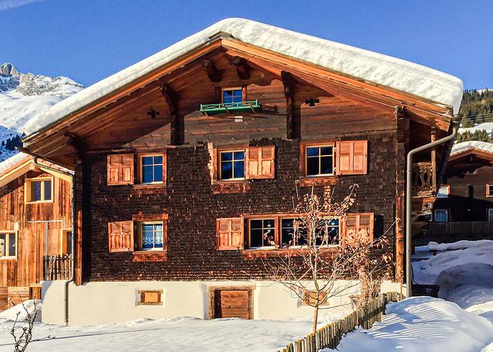 Ferienhaus für 6 Personen, mit Balkon und Ausblick in Surselva