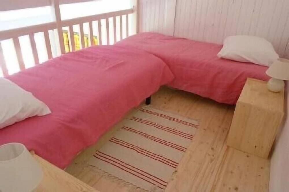 Kleines Haus am Meer, hell, sehr ruhig, sehr großer Garten, Quimiac in Mesquer, Côte d'Amour