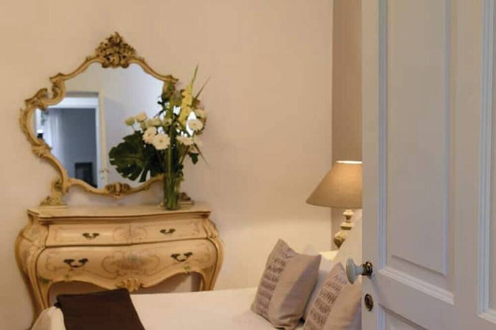 Ganze Wohnung, 4* apartment at Château Juliette Winery Chalet in Tresques, Nimes und Umgebung