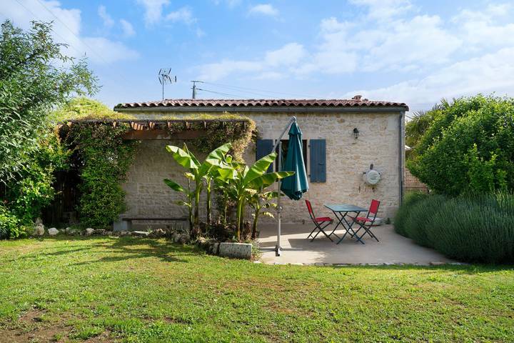 Gîte pour 2 personnes, avec Jardin à Saint-Sulpice-d'Arnoult