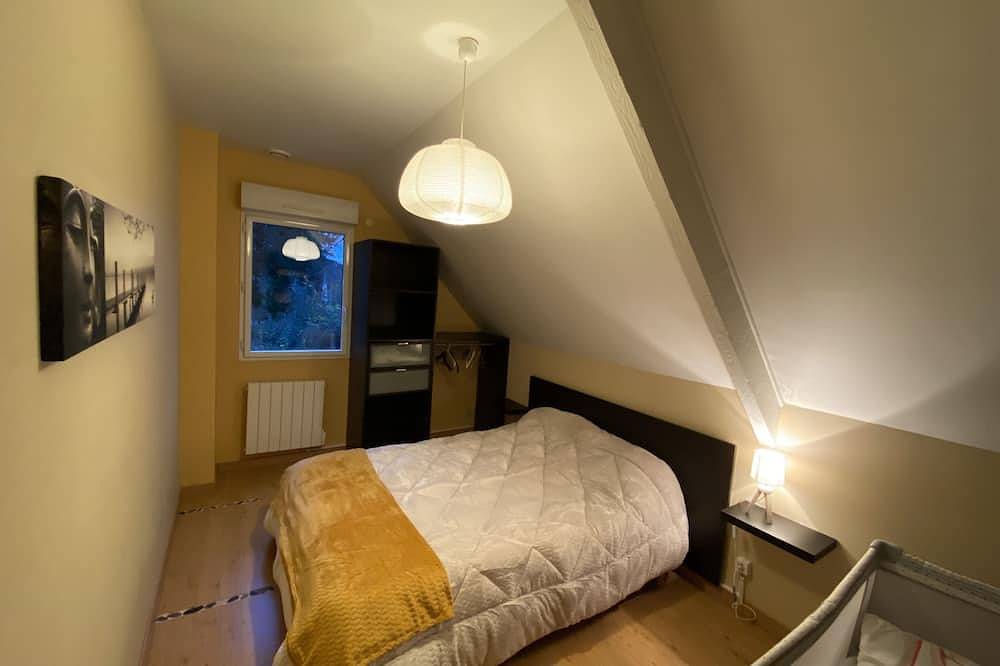 Maison de vacances avec piscine interieure chauffée et sauna privé in Vire Normandie, Région de Vire
