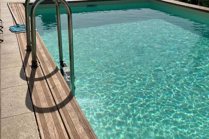 Ferienhaus für 6 Personen, mit Balkon/Terrasse und Whirlpool sowie Garten in Riparbella