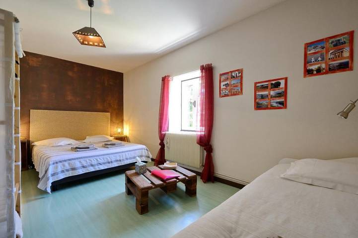 Location de vacances pour 2 personnes, avec jardin et vue, adapté aux familles à Blanzay - 3