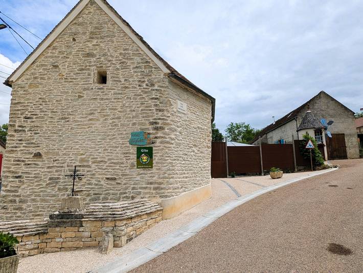 Ruhiges Öko-Ferienhaus bei Vézelay, Umgebaute Scheune in Arcy-sur-Cure, Auxerre und Umgebung