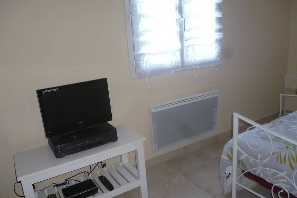 Pretty independent bedroom in Taussat, Lanton