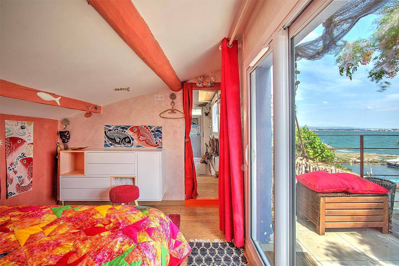 La Cabane D'Isa in Sète, Côte méditerranéenne (France)