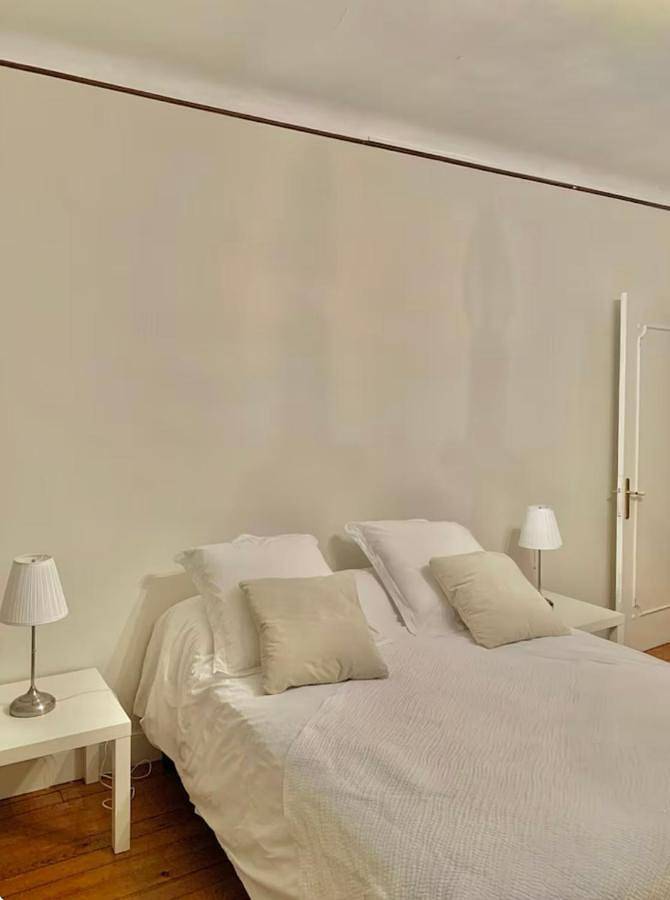 Chambre double et salle de bain in Boulogne-sur-Gesse, Haute-Garonne