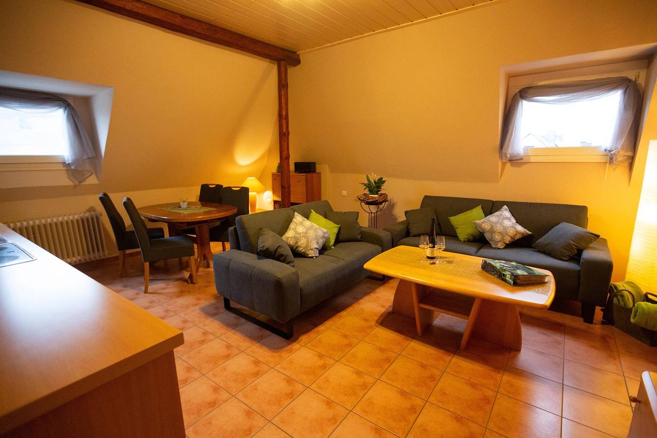 Ganze Ferienwohnung, Appartement/Fewo, Dusche und Badewanne, 2 Schlafrä in Reil, Bernkastel-Kues & Umgebung