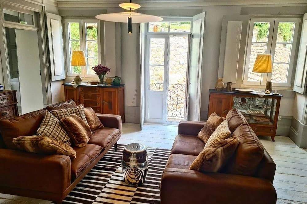 Entire house overlooking Douro River in Campo e Sobrado, Distrito de Porto