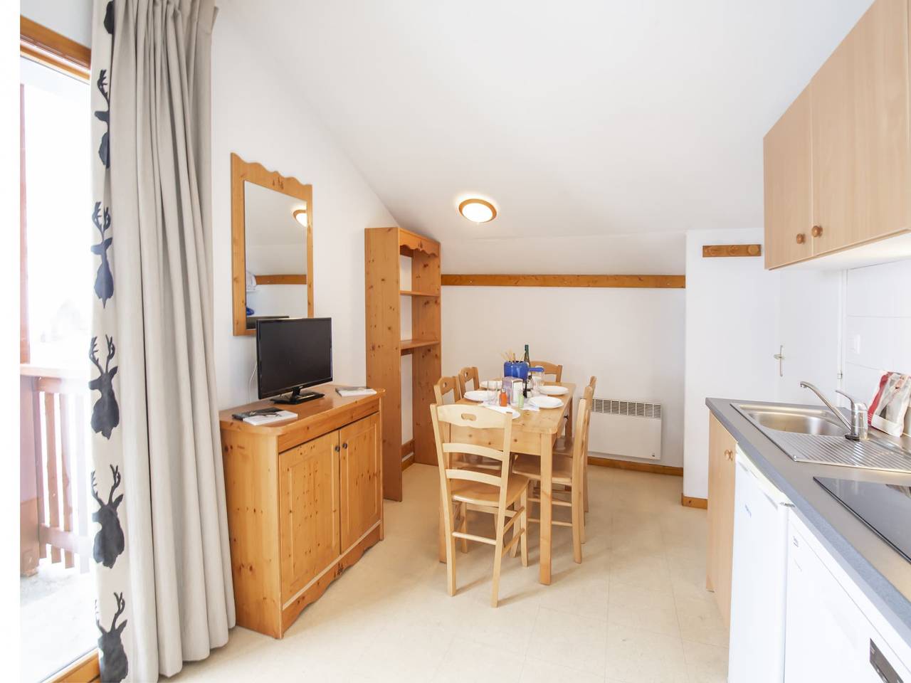 Geheel appartement, Appartement op 50 m van de gondel in Bramans, Saint-Jean-de-Maurienne regio