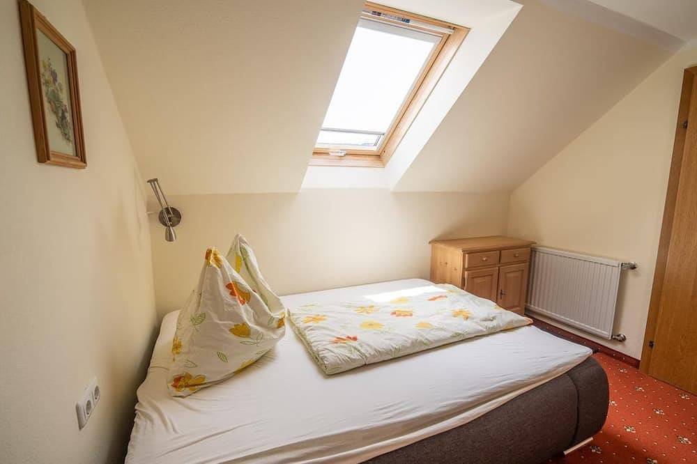 Vierbettzimmer mit Dusche, Wc - Pension Moosgierler in Edlbach, Kirchdorf an der Krems (Bezirk)