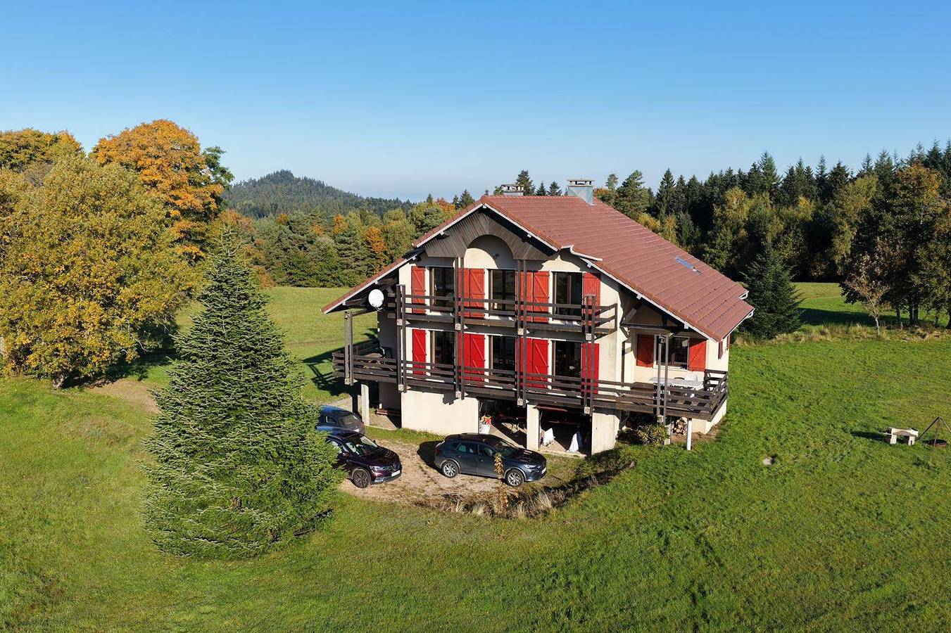 Chalet Le Repère des Générations, piscine chauffée, sauna et jacuzzi in Champdray, Saint-Dié-des-Vosges