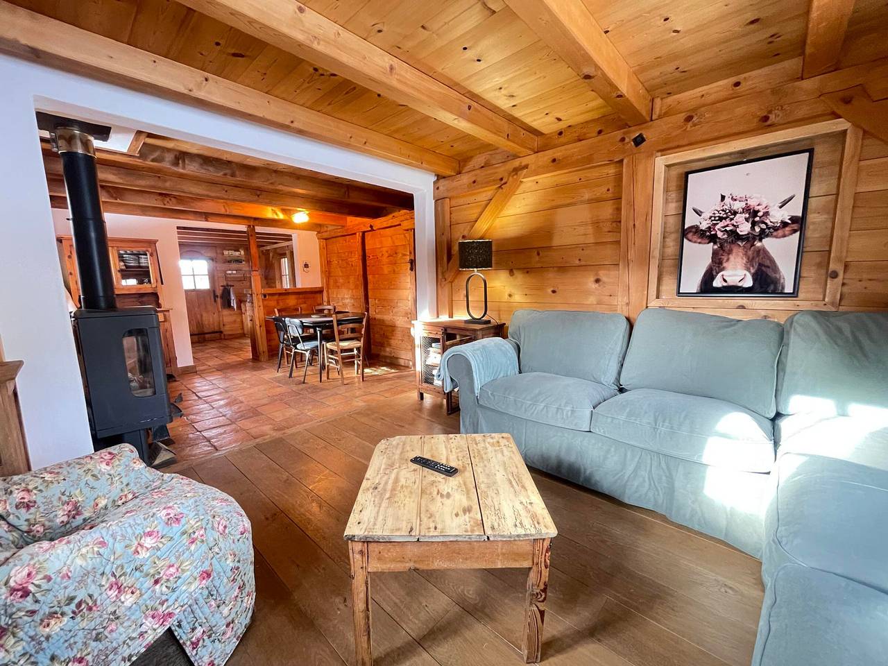 Gemütliches Berghütte mit Ofen, Terrasse und Haustiere erlaubt in Notre-Dame-de-Bellecombe, Albertville und Umgebung