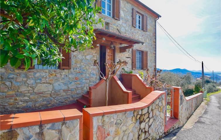 Gartenwohnung in der Nähe von Massarosa: Schlafplätze 3-4 in Massarosa, Italienische Riviera