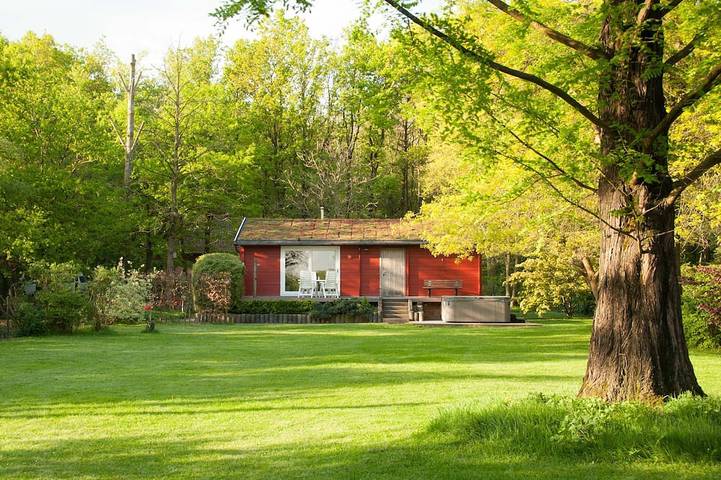 Ferienhaus für 4 Personen, mit Sauna und Whirlpool sowie Garten und Balkon