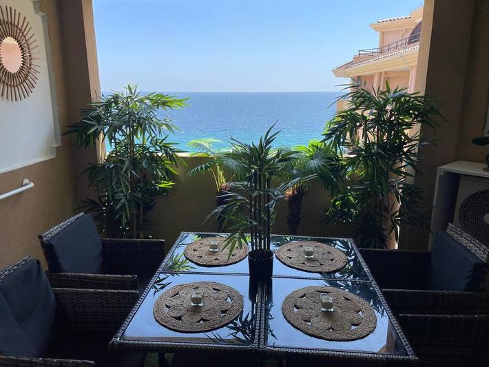 Gîte pour 4 personnes, avec vue et bassin pour enfant ainsi que piscine et jardin dans Office De Tourisme Cannes La Bocca - 2