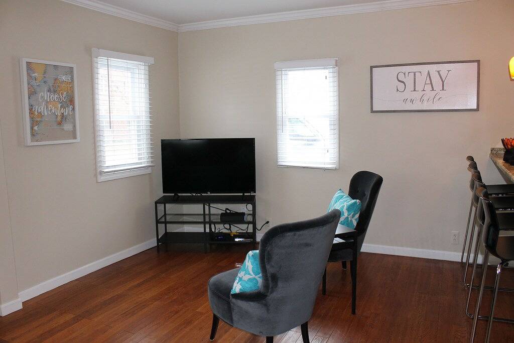 Gehen Sie in die Innenstadt von Royal Oak - Ruhige Nachbarschaft - Gemütlicher Bungalow mit 2 Betten und 1 Bad in Oakland County