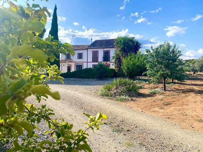 Casa de vacaciones para 18 personas, con terraza además de jardín y piscina - 1