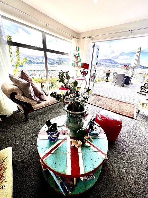 Holiday home for 6 people, with garden in New Zealand
