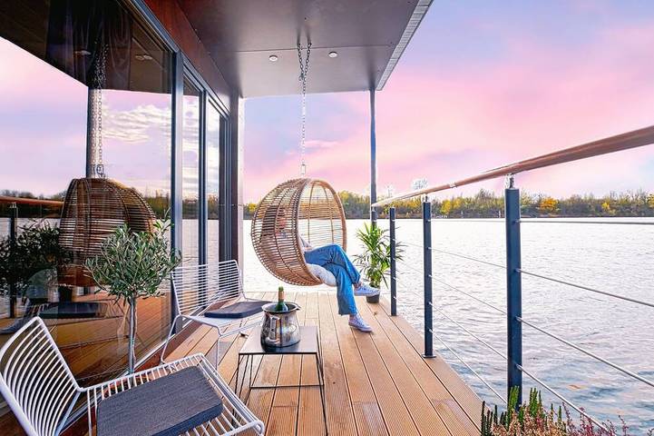 Péniche pour 2 personnes, avec balcon à Guernes