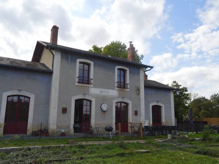Ehemaliger Bahnhof: Charme & Komfort für 13 Personen mit Pool, Terrasse und kinderfreundlichem Garten in Mers-sur-Indre, La Châtre und Umgebung