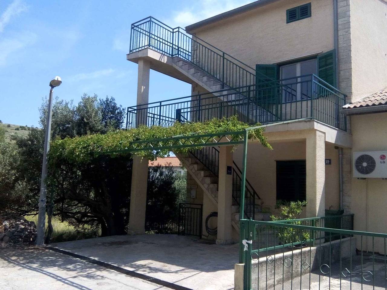 Ganze Ferienwohnung, Ferienwohnung toller Meerblick in Zaboric, Šibenik-Knin