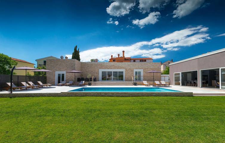 Ferienhaus für 12 Personen, mit Pool und Terrasse, mit Haustier - 1