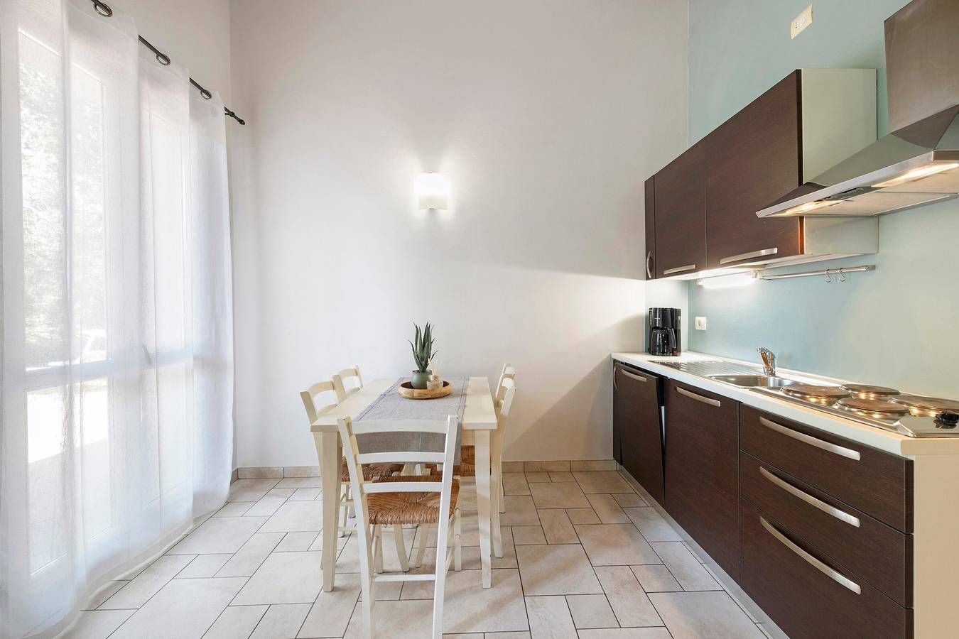 Ganze Wohnung, Il Ruscello – 3-Zimmer-Wohnung im Erdgeschoss in Manerba del Garda, Gardasee-Berge