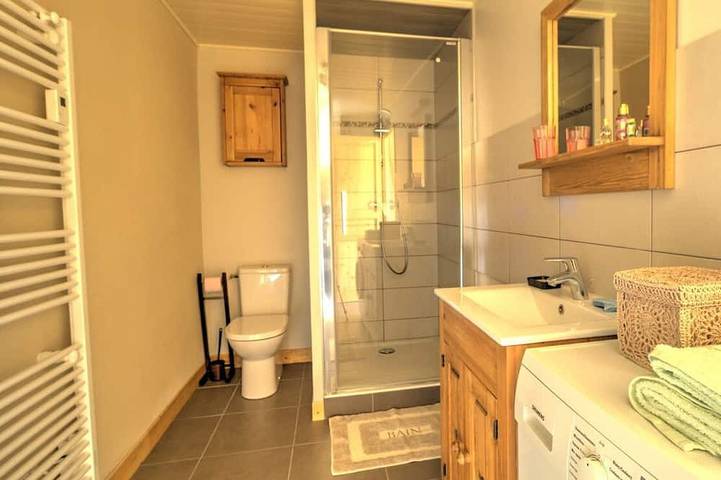 Location de vacances pour 3 personnes, avec jardin à Thurins - 3