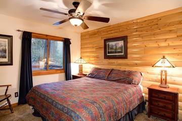 Log Cabin for 9 Guests in Wawona, Mariposa County, Picture 4
