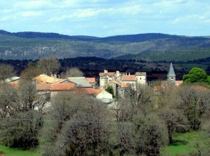 Gîte pour 6 personnes, avec jardin et terrasse, animaux acceptés à La Couvertoirade