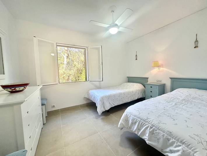 Hel lägenhet, Apartment 'Addaia' with Mountain Views, Shared Pool and Wi-Fi in Port d'Addaia, Es Mercadal