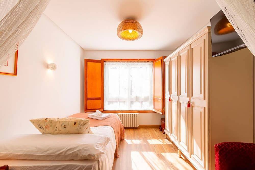 A Casa da Caminha | House in the Ribeira Sacra in Pereiro de Aguiar, Ourense in O Pereiro de Aguiar, Ourense Region