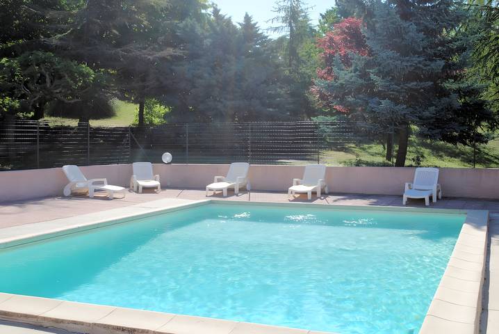 Gîte pour 8 personnes, avec jardin