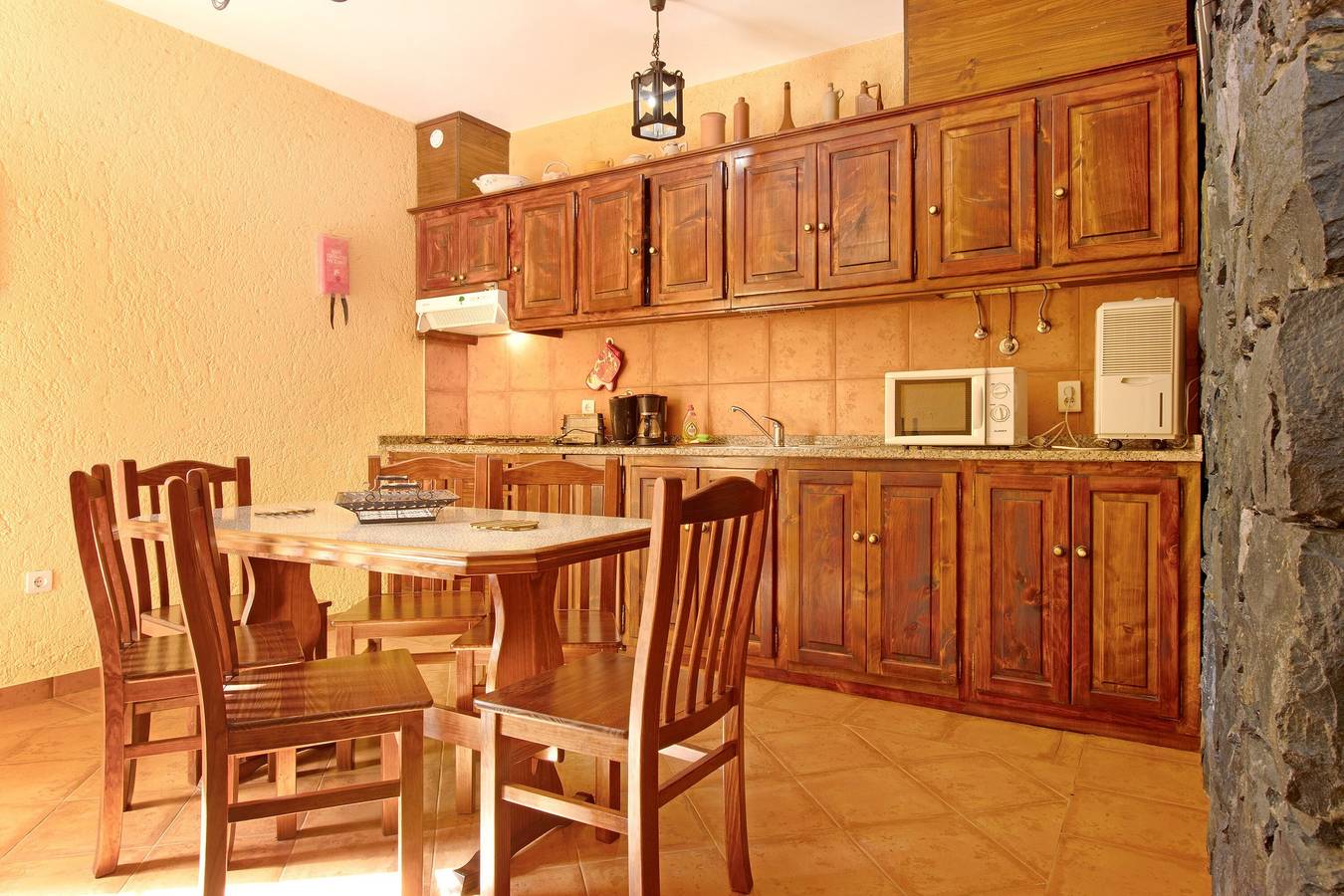 Holiday Home "Casa Cristina" with Mountain View, Terrace & Wi-Fi in Madeira