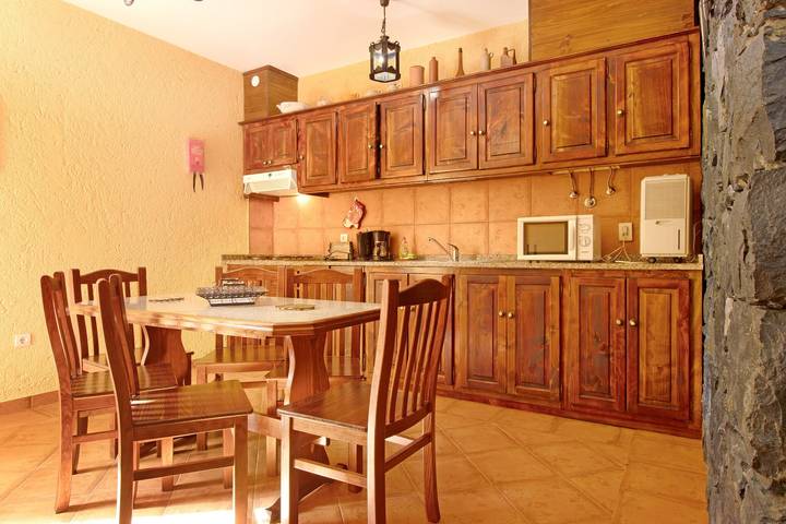 Holiday Home "Casa Cristina" with Mountain View, Terrace & Wi-Fi in Madeira