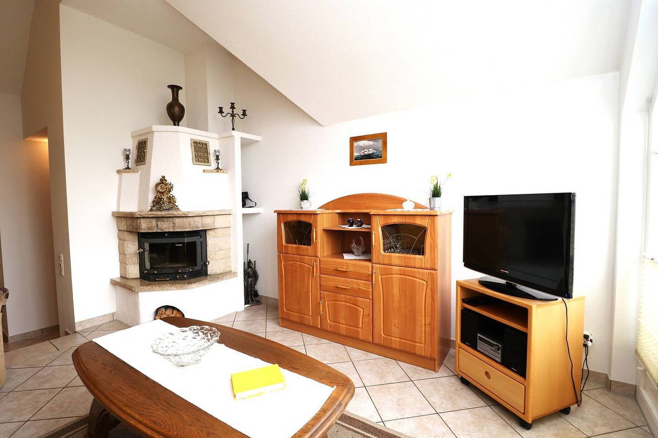 Ganze Wohnung, Ferienwohnung mit Balkon und eingeschränktem Ostseeblick direkt hinter dem Deich in Ostseebad Wustrow, Wustrow