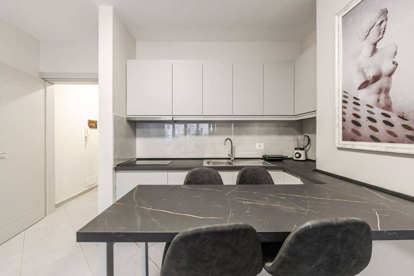 Apartamento entero, Apartamento de vacaciones para 5 personas con balcón in Sarandë, Vlorë