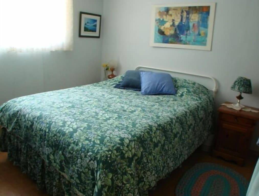 Schöne Mink Lake Cottage mit Sandstrand Küstenlinie in Hastings Highlands, Ontario