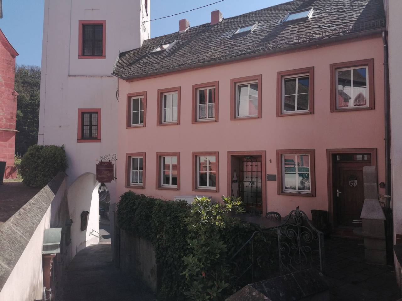 Ferienhäuser im Burgfried in Neuerburg - Zum Burgfried, 220qm, 10 Schlafzimmer, max 24 Gäste in Neuerburg, Eifelkreis Bitburg-Prüm